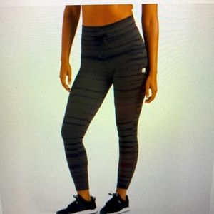 VUORI - Dark Oregano Shibori Stripe XS - dark oregano